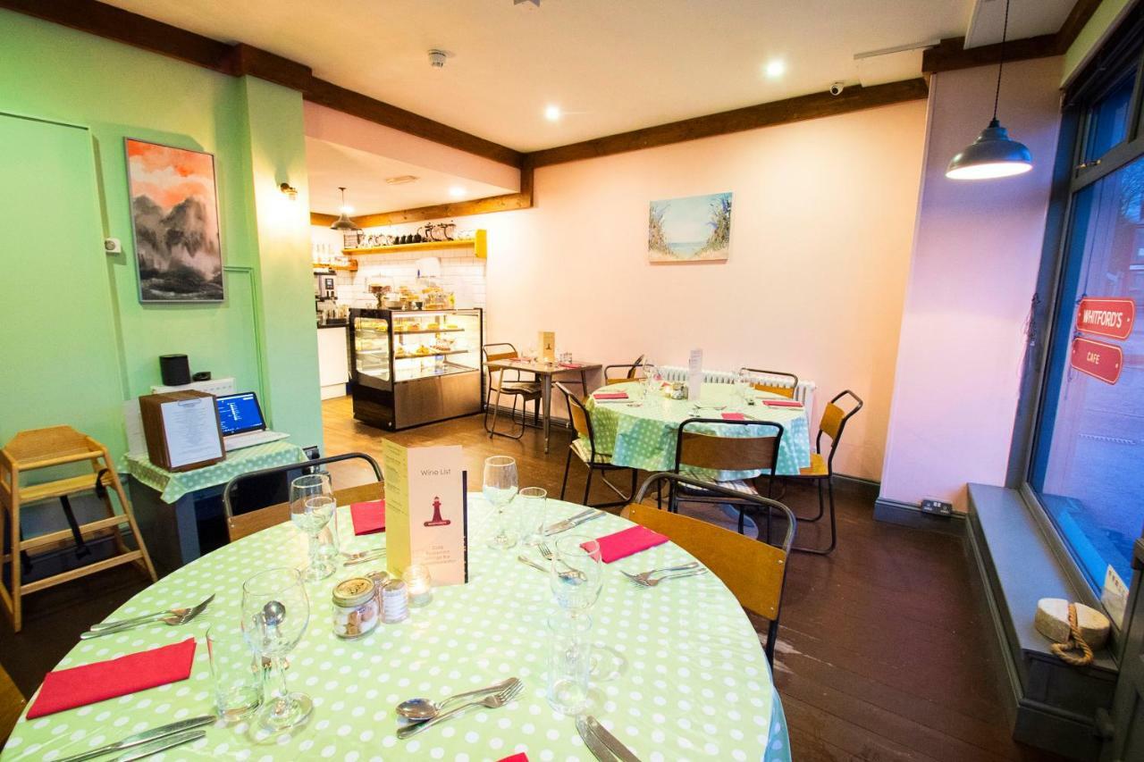 Bed and Breakfast Nik The Greek à Burry Port Extérieur photo